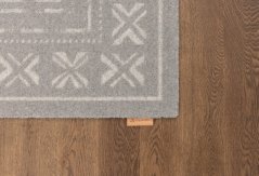 Kusový koberec Agnella Noble Blockprint Sivý (s lemom)