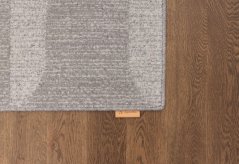 Kusový koberec Agnella Noble Sally Jasny Sivý