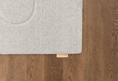 Kusový koberec Agnella Morphic Morphic Jasny Sivý (s lemom)