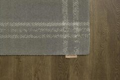 Kusový koberec Agnella Calisia M Grid Rim Antracitový (s lemom)