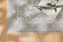 Kusový koberec Agnella Noble Kirla Sivý (s lemom)