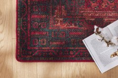 Kusový koberec Dywilan Omega Hmlistýik Červený